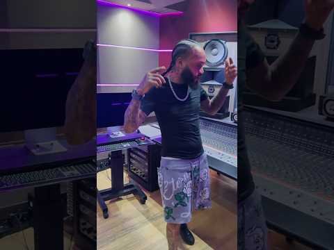 Skippa - Office (Official Music Video)